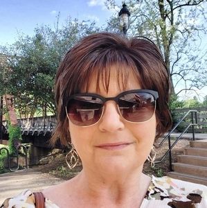 Meet your Posher, Annette